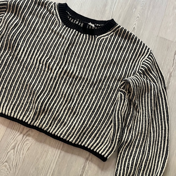 H&M Divided Black and White Striped Sweater - Picture 3 of 6